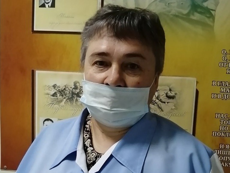 tabakova crop 14